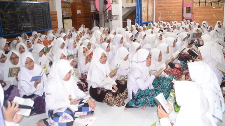 Syarat Masuk Pondok Pesantren Ciwaringin Cirebon Terbaru